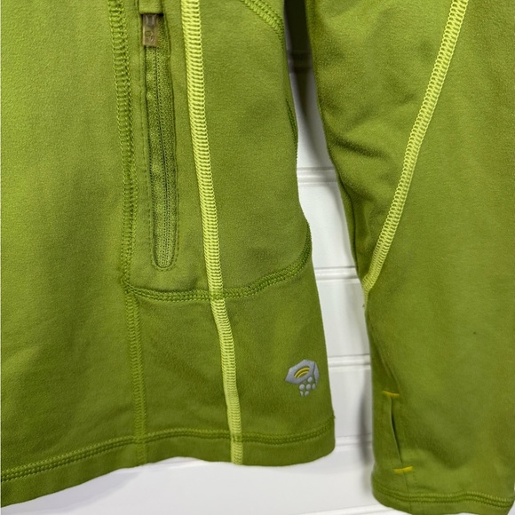 Mountain Hardwear green zippered pullover long sleeved shirt. Size Medium. - Picture 7 of 7